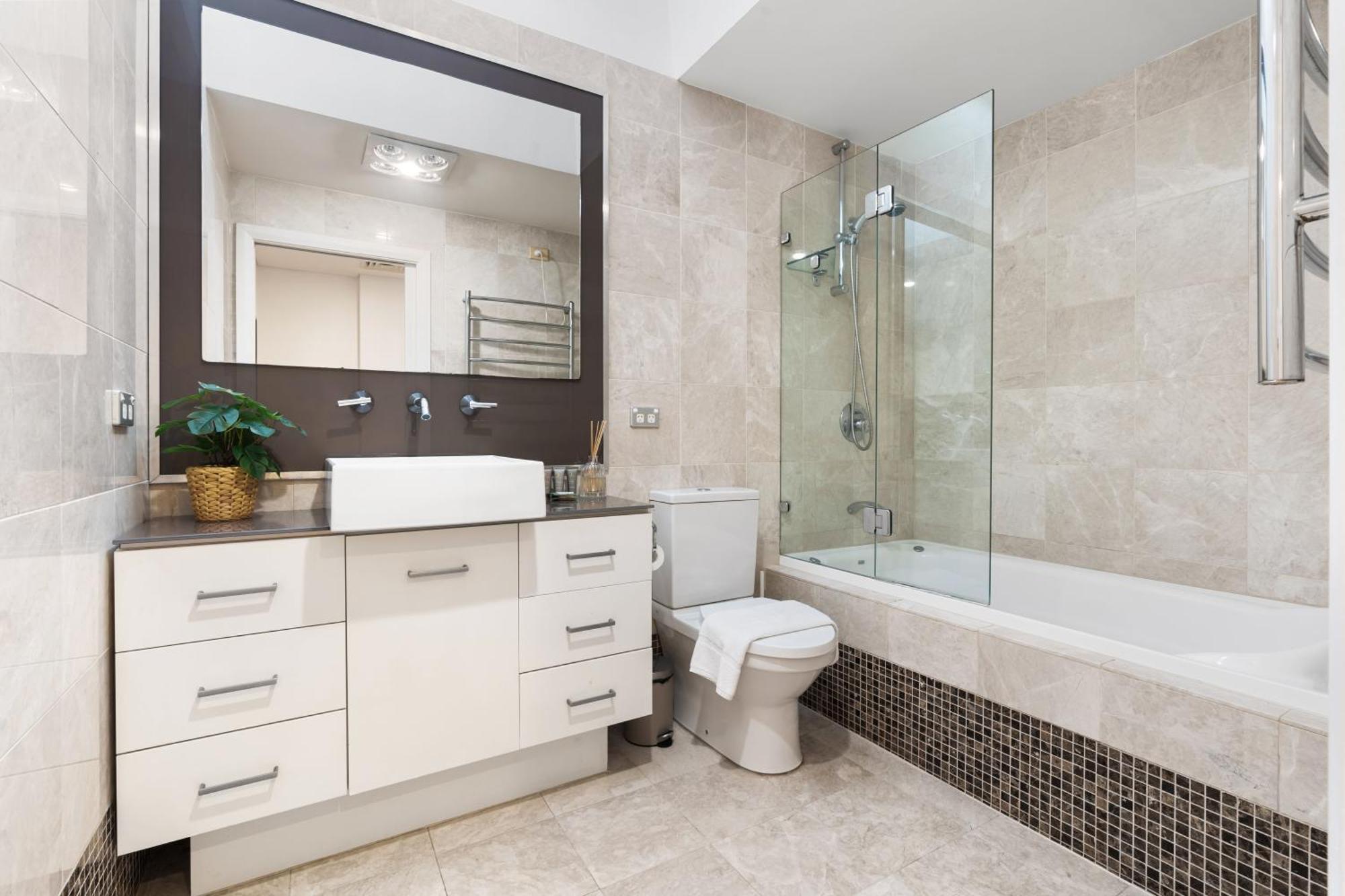 Stunning 3 Bedroom Terrace House In Vibrant Area Sydney