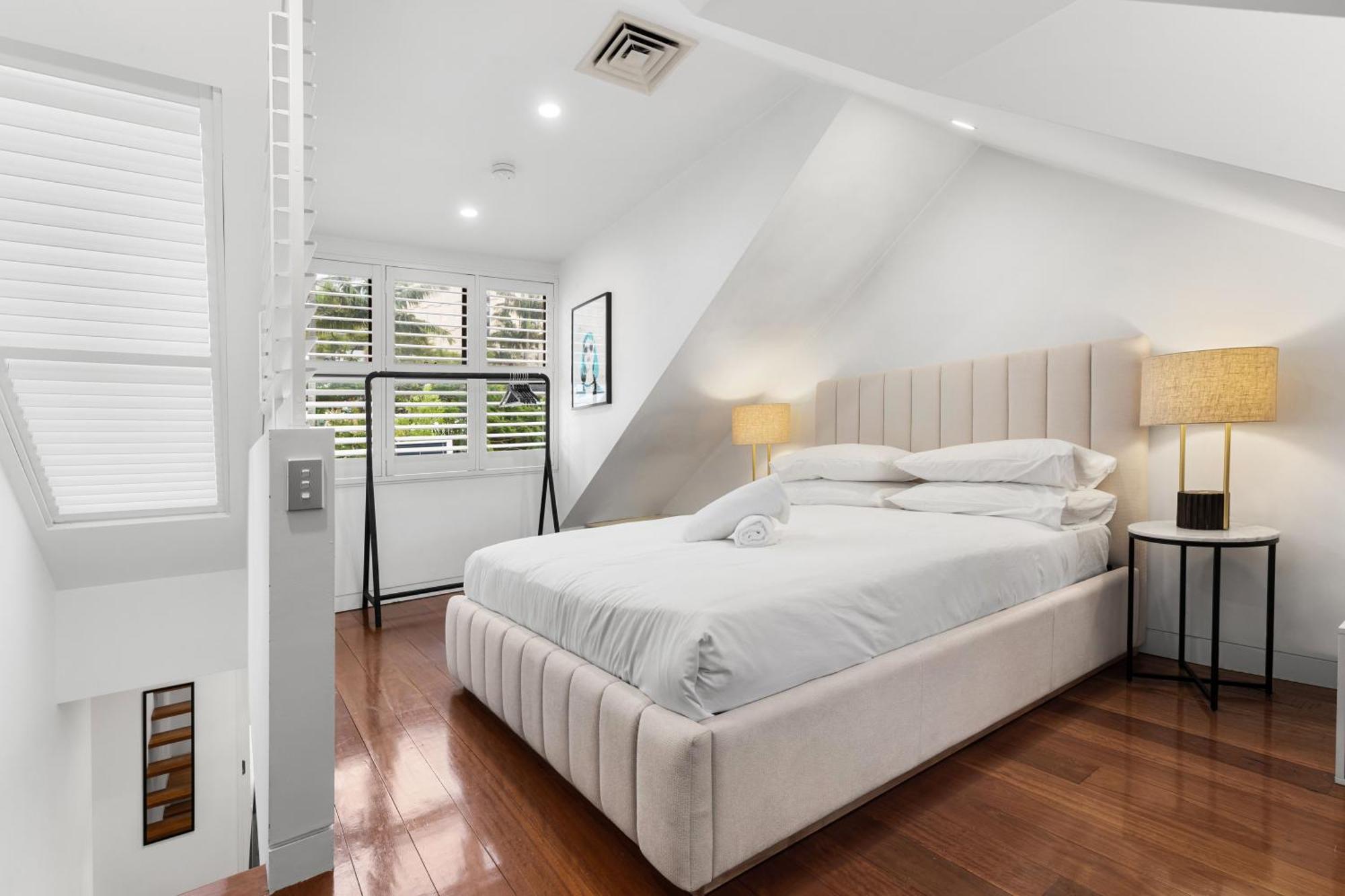 Stunning 3 Bedroom Terrace House In Vibrant Area * Sydney