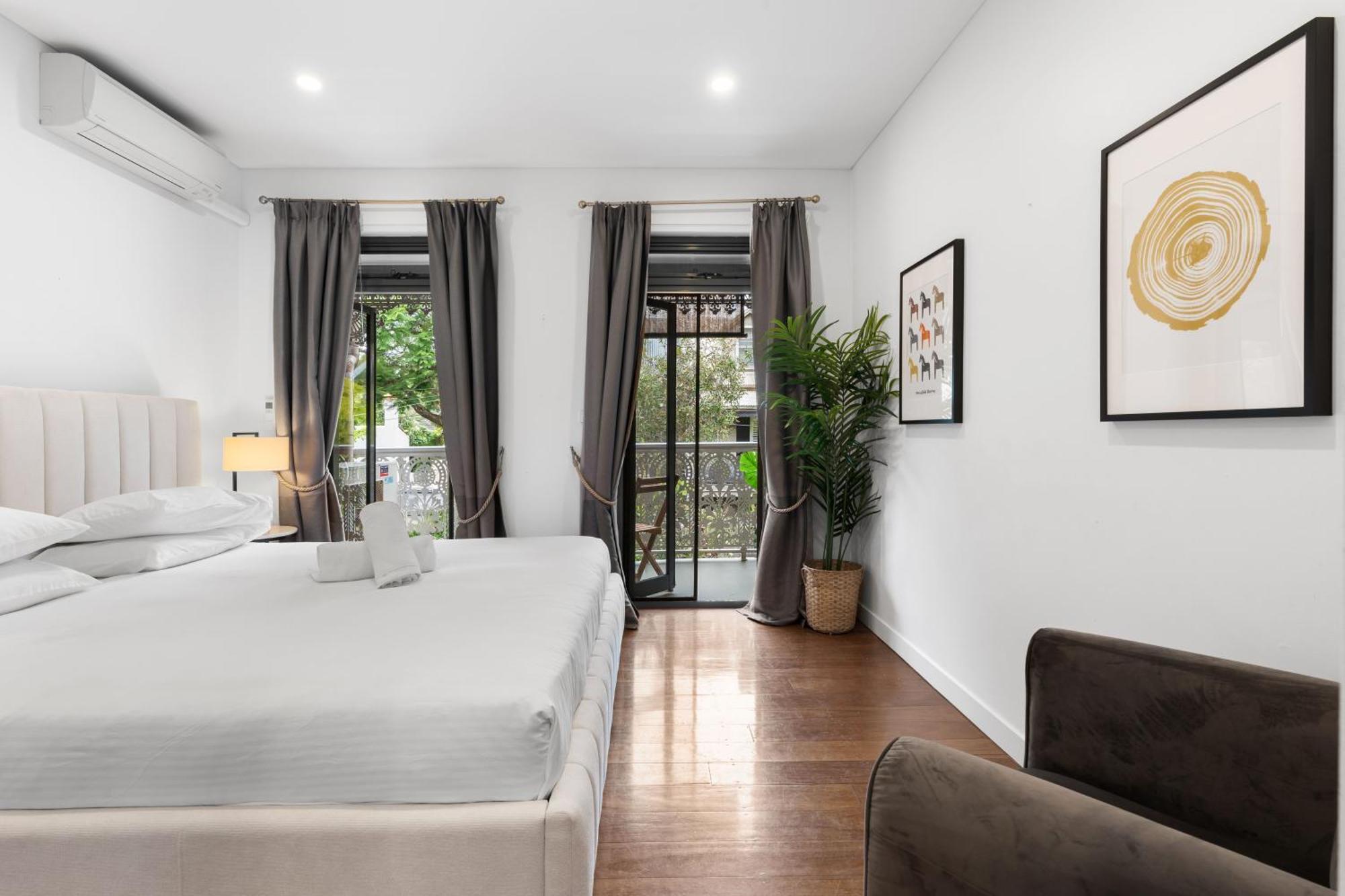 Stunning 3 Bedroom Terrace House In Vibrant Area * Sydney