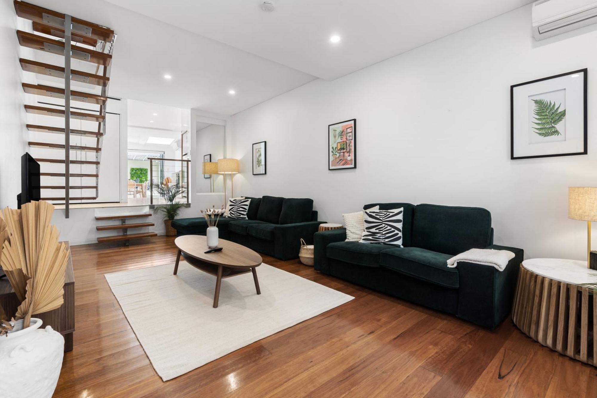 Stunning 3 Bedroom Terrace House In Vibrant Area Sydney
